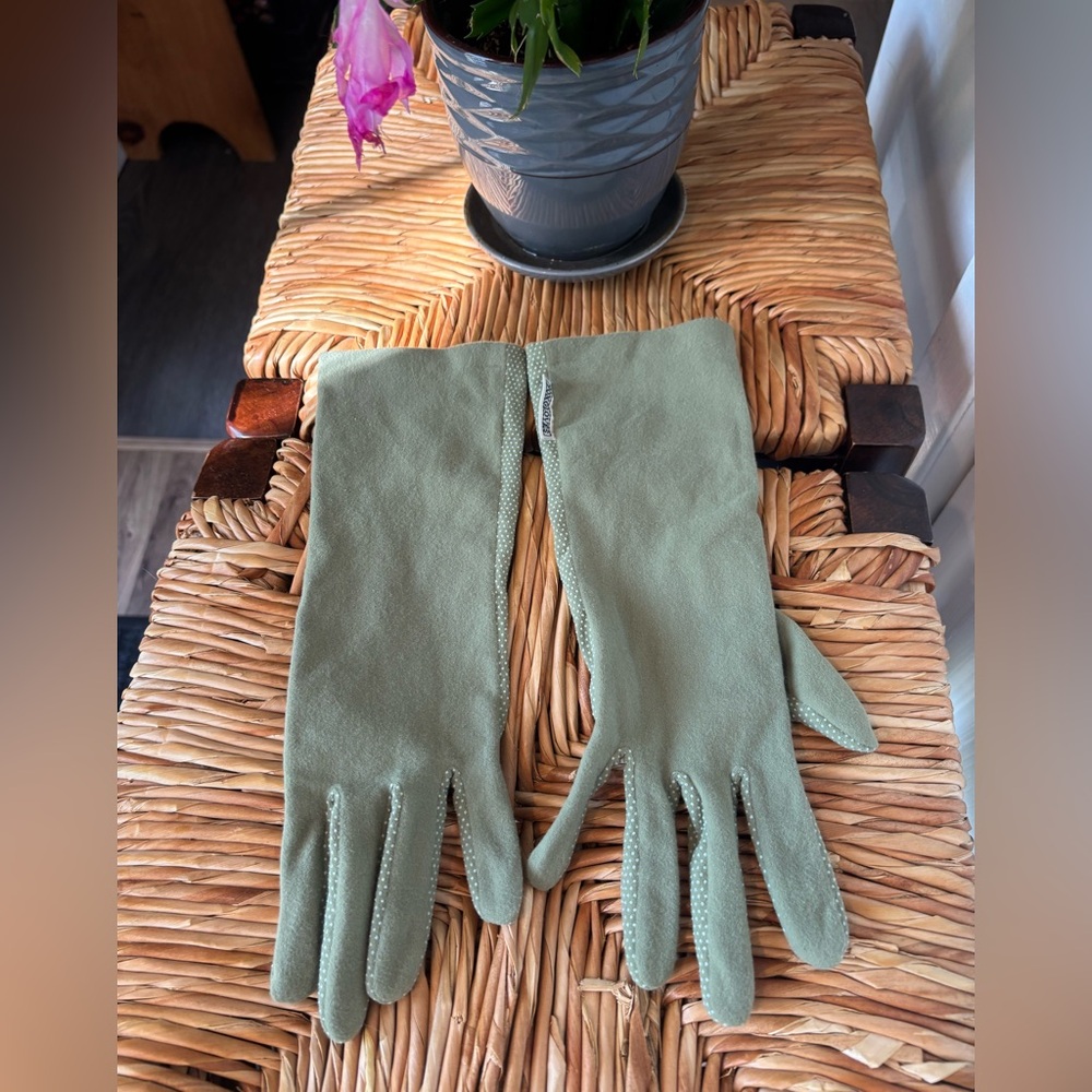 Green Foxgloves Women’s Size Large Gloves